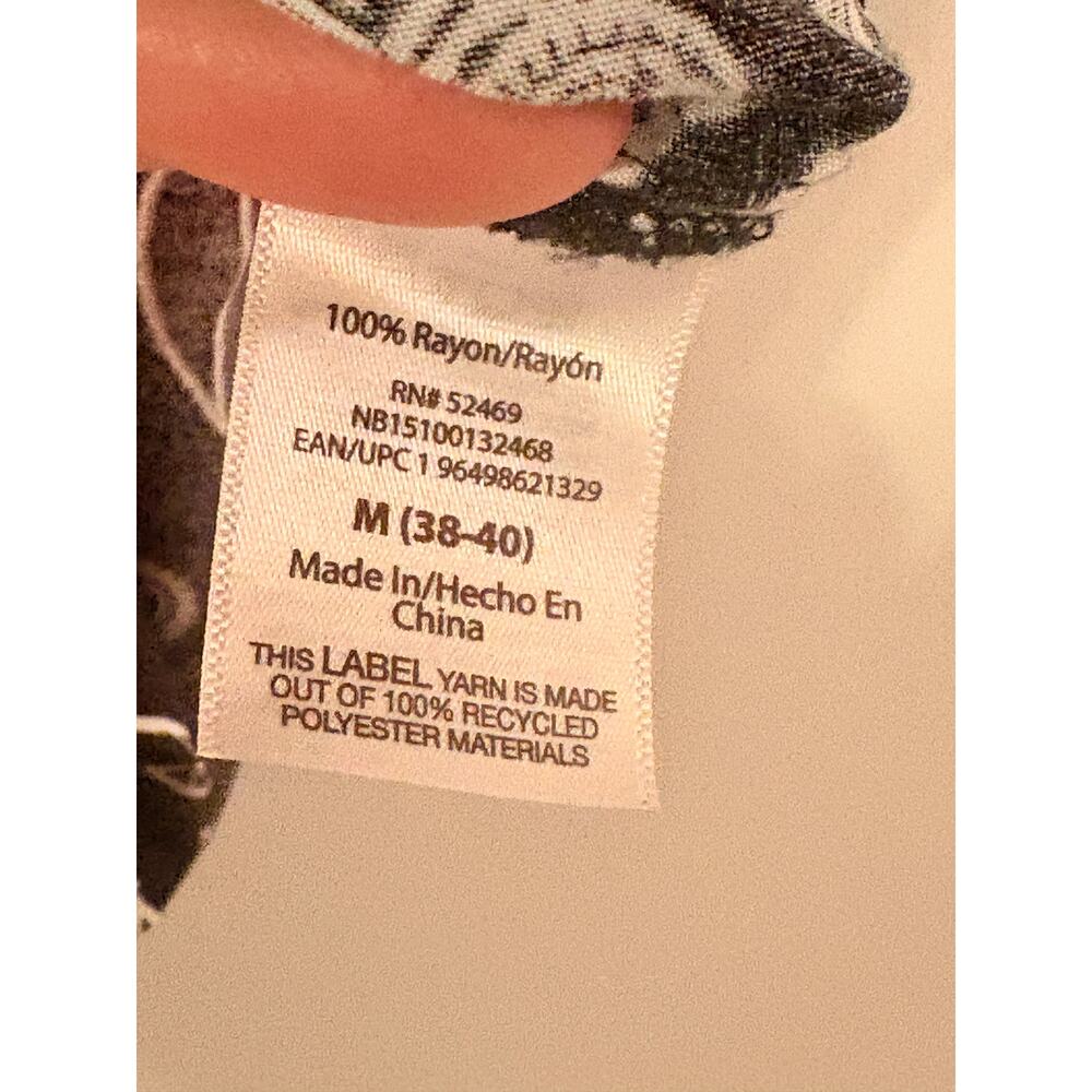 No Boundaries M Men's Black White Bandana Print Short Sleeve Shirt - Picture 8 of 8